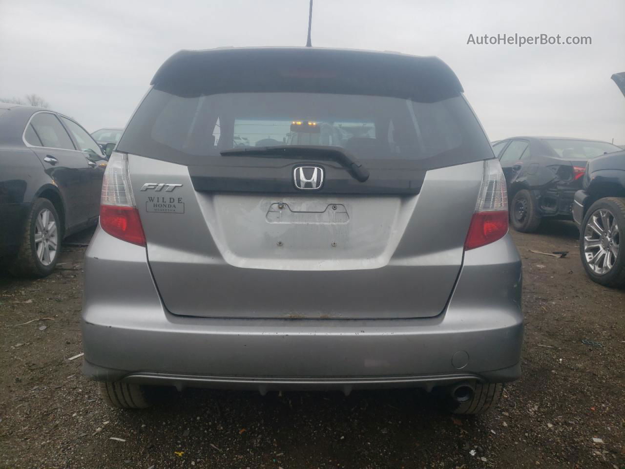 2009 Honda Fit Sport Silver vin: JHMGE88409S001588