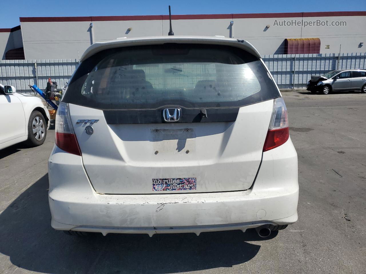 2009 Honda Fit Sport White vin: JHMGE88449S042922