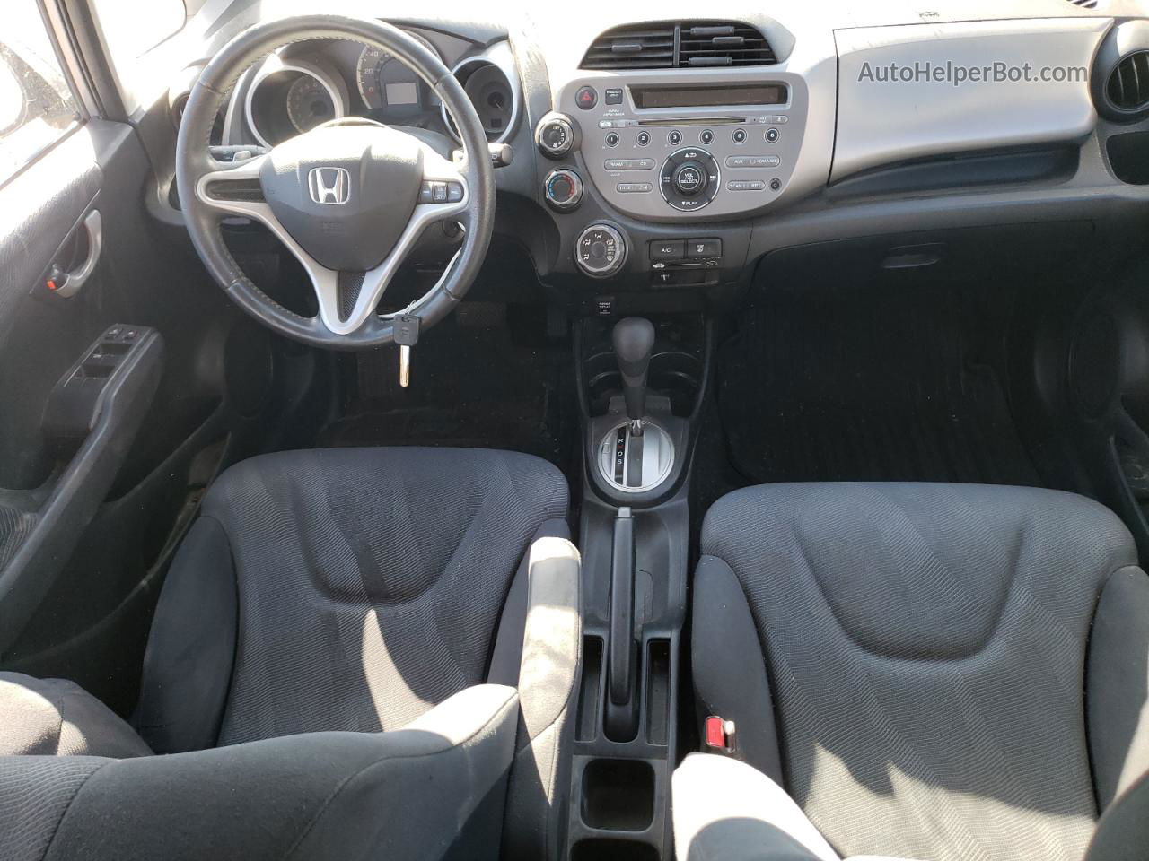 2009 Honda Fit Sport Silver vin: JHMGE88489S013763