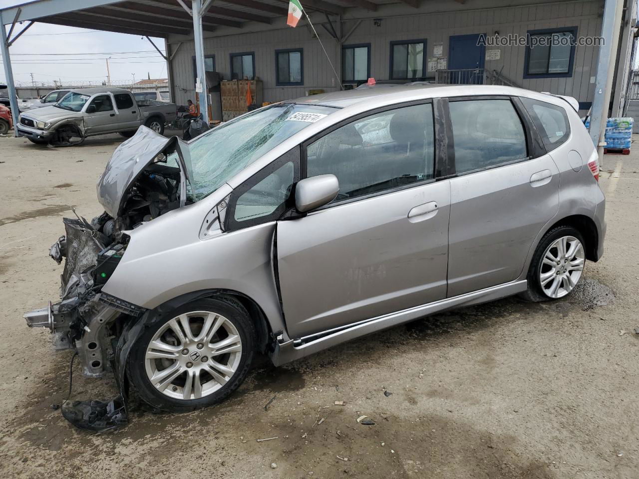 2009 Honda Fit Sport Silver vin: JHMGE884X9S020195