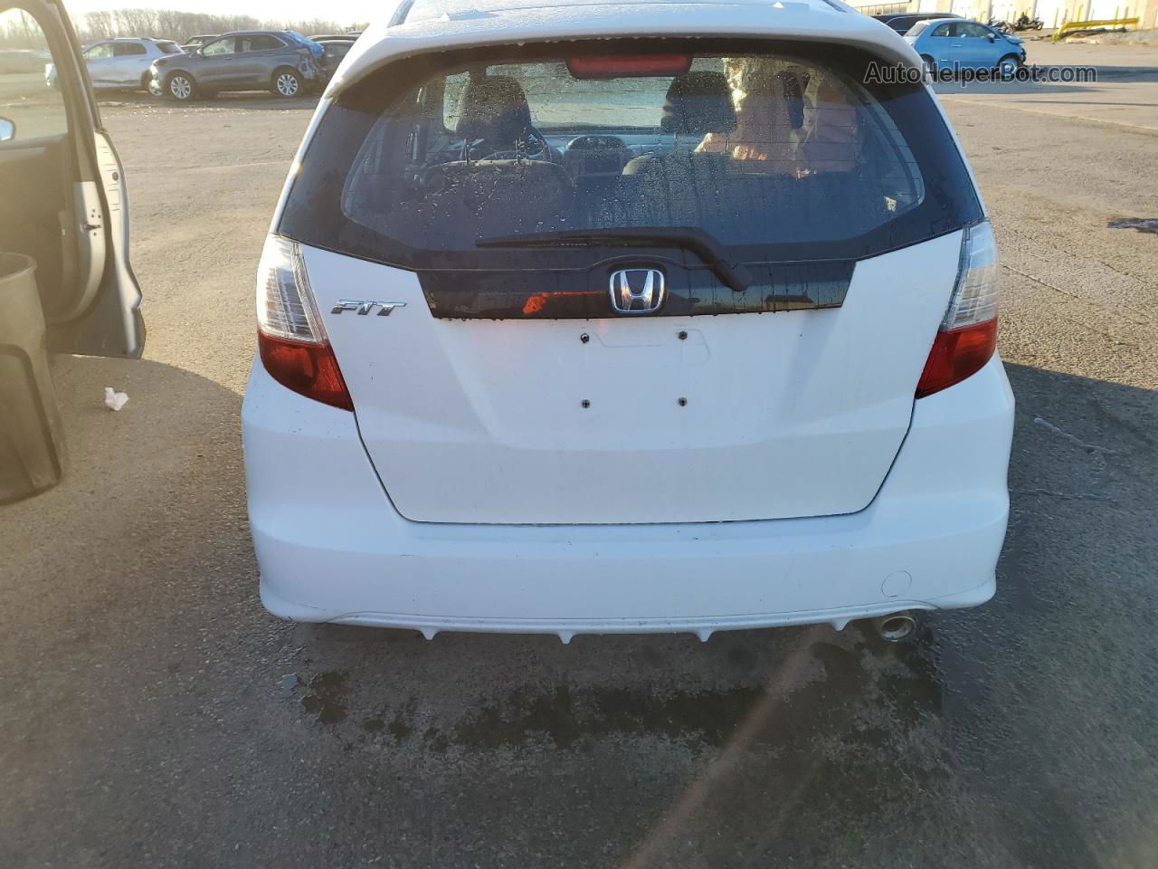 2009 Honda Fit Sport White vin: JHMGE88659S029579