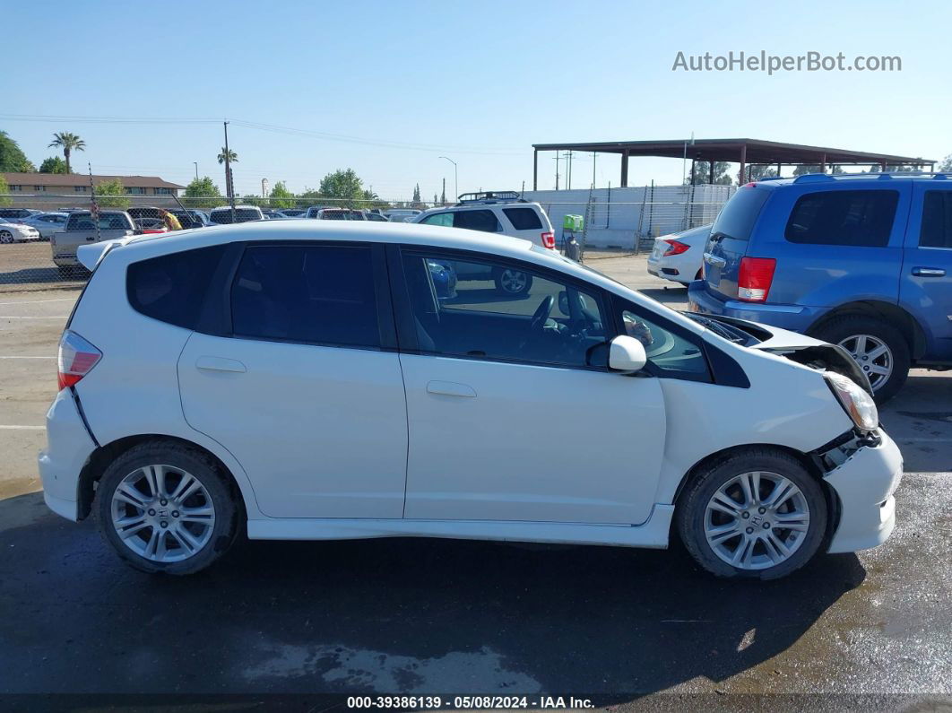 2009 Honda Fit Sport White vin: JHMGE88659S034782