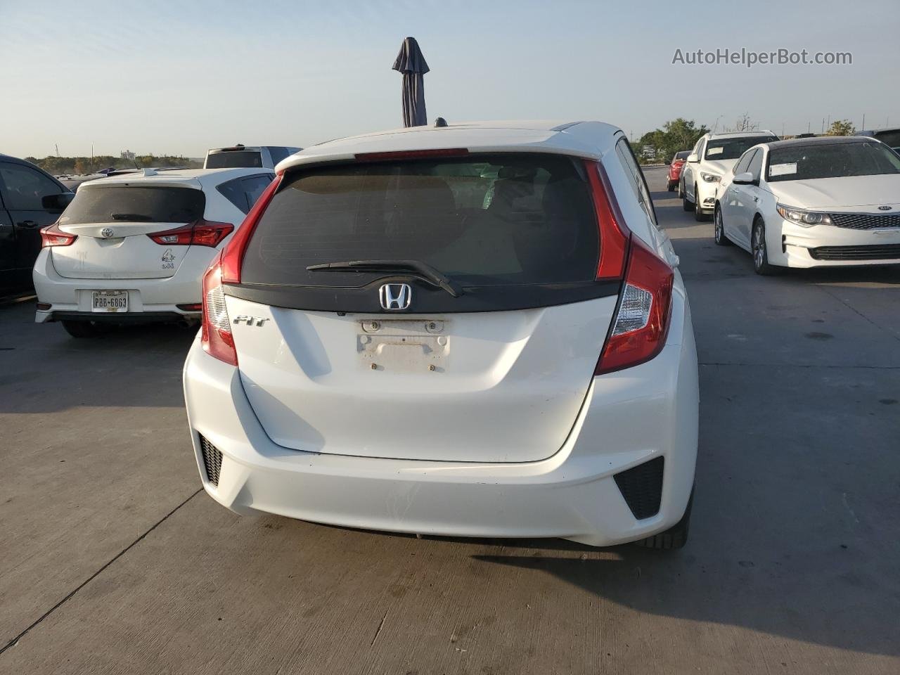 2016 Honda Fit Lx White vin: JHMGK5H57GX003564