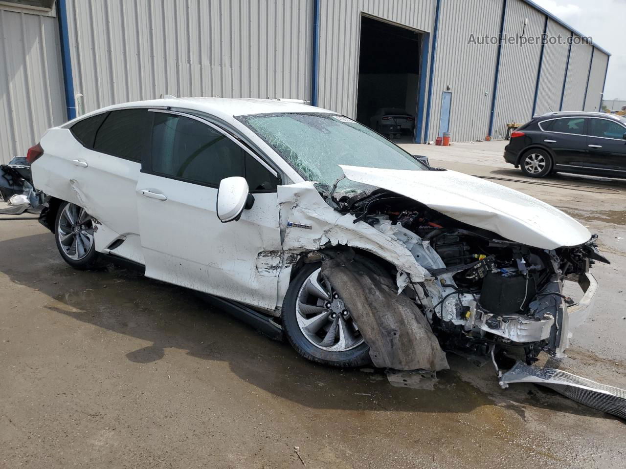 2018 Honda Clarity  White vin: JHMZC5F11JC002172