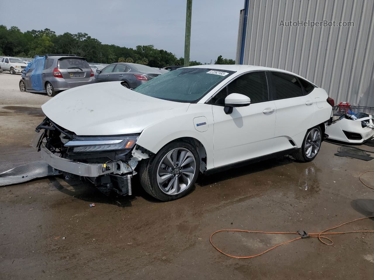 2018 Honda Clarity  White vin: JHMZC5F11JC002172