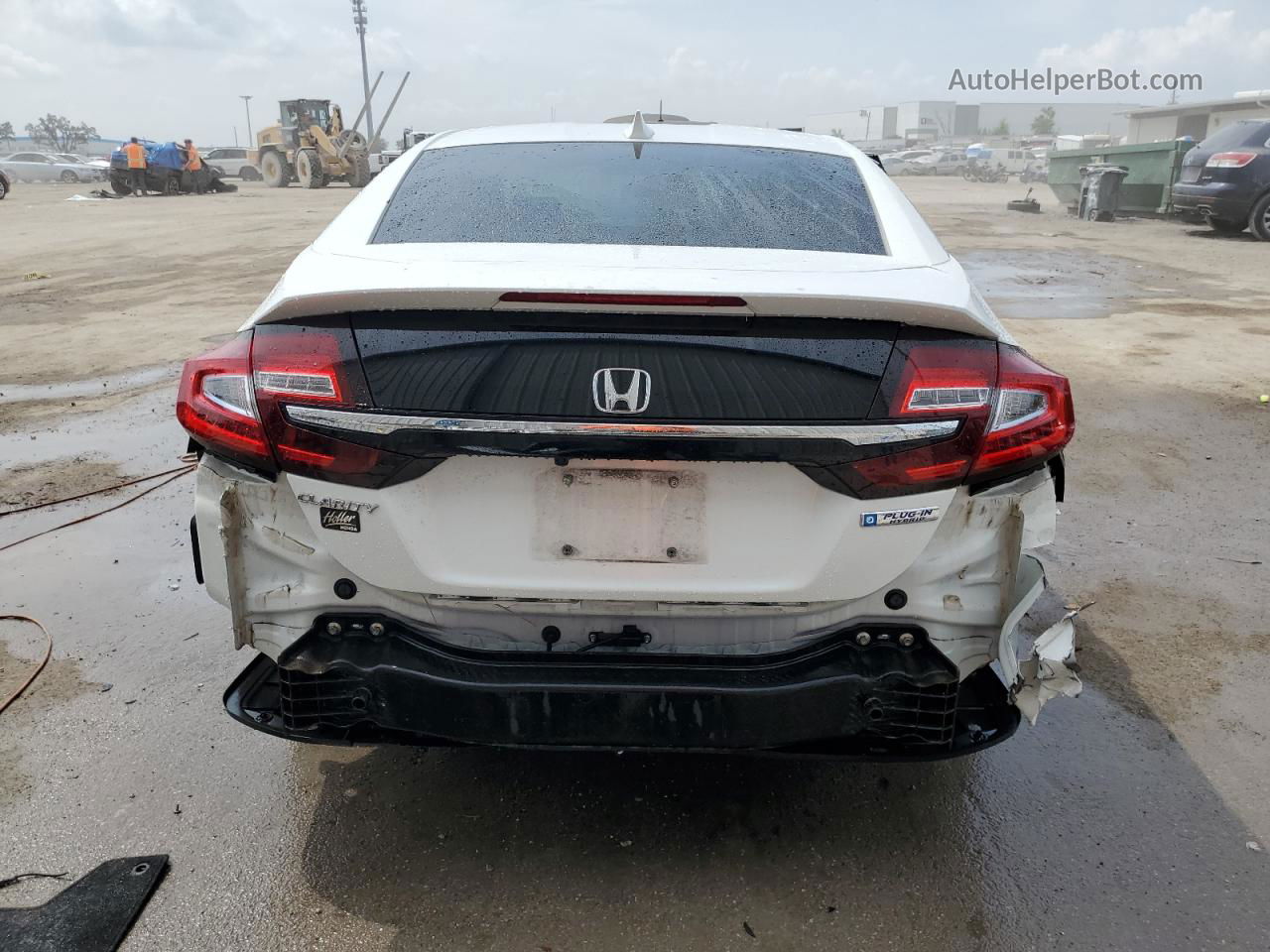 2018 Honda Clarity  White vin: JHMZC5F11JC002172