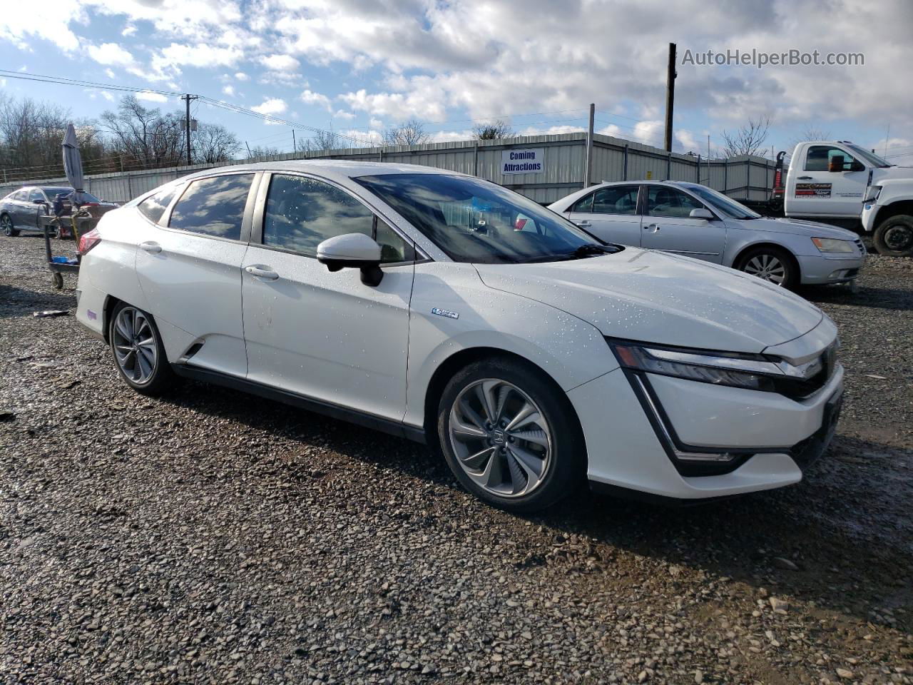 2018 Honda Clarity  White vin: JHMZC5F14JC019810