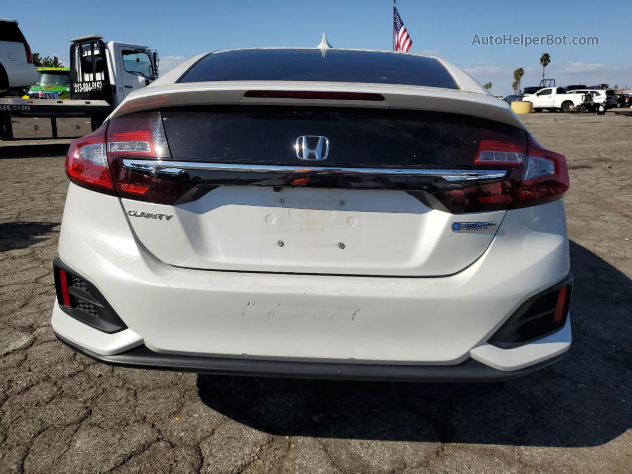 2018 Honda Clarity  White vin: JHMZC5F14JC020682