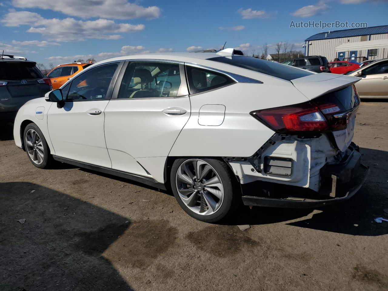 2018 Honda Clarity  White vin: JHMZC5F18JC013430