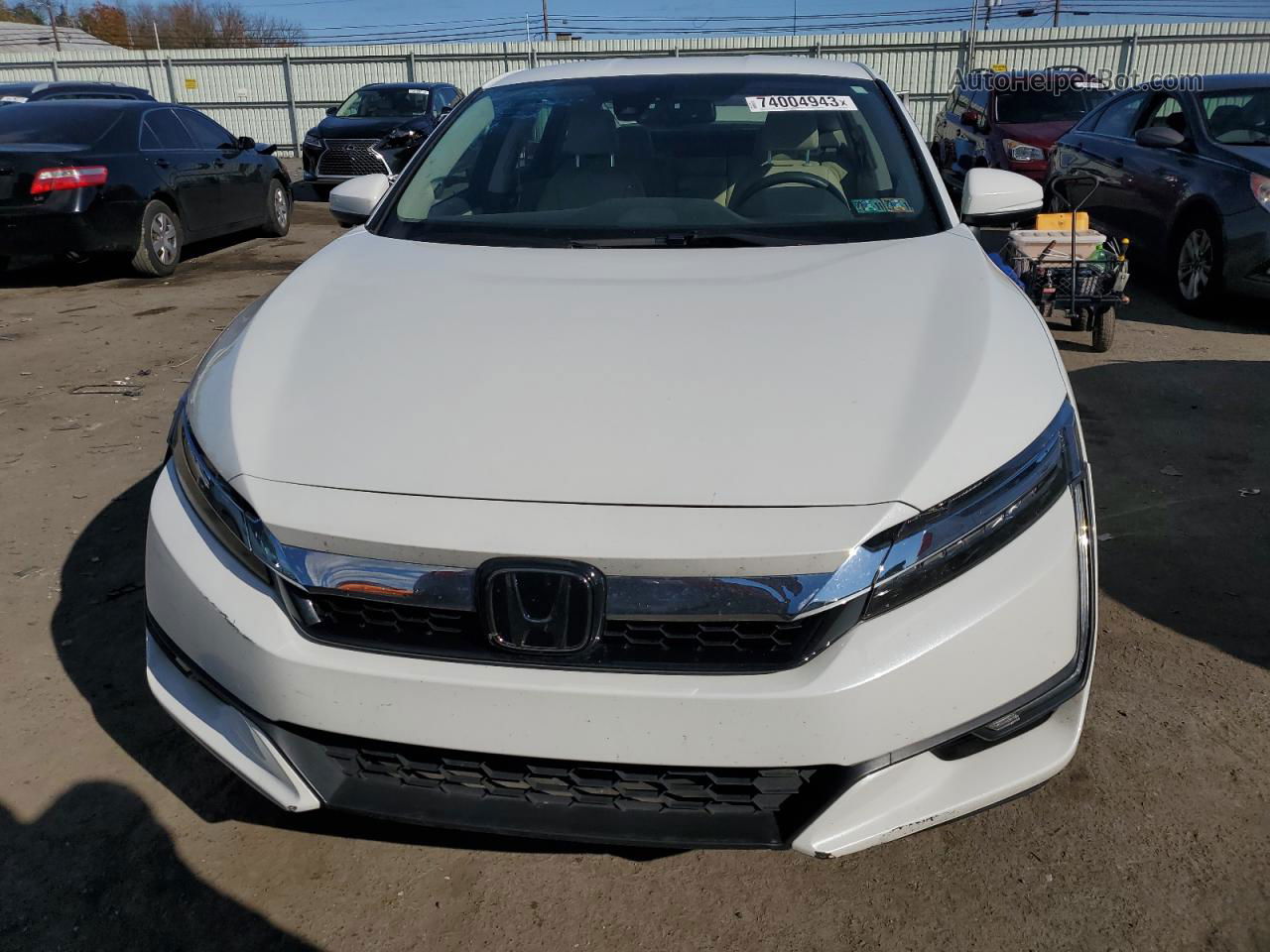 2018 Honda Clarity  White vin: JHMZC5F18JC013430