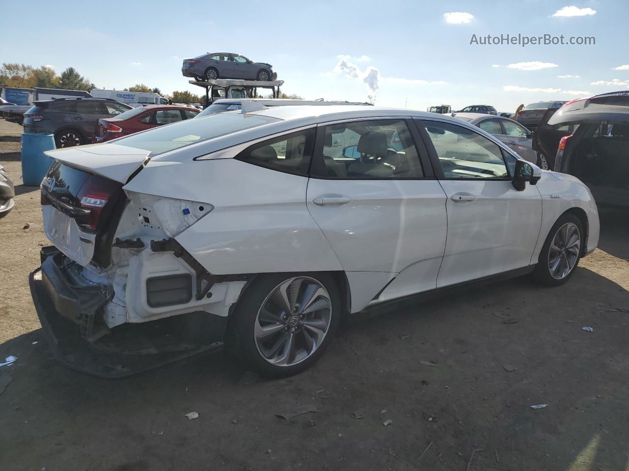 2018 Honda Clarity  White vin: JHMZC5F18JC013430