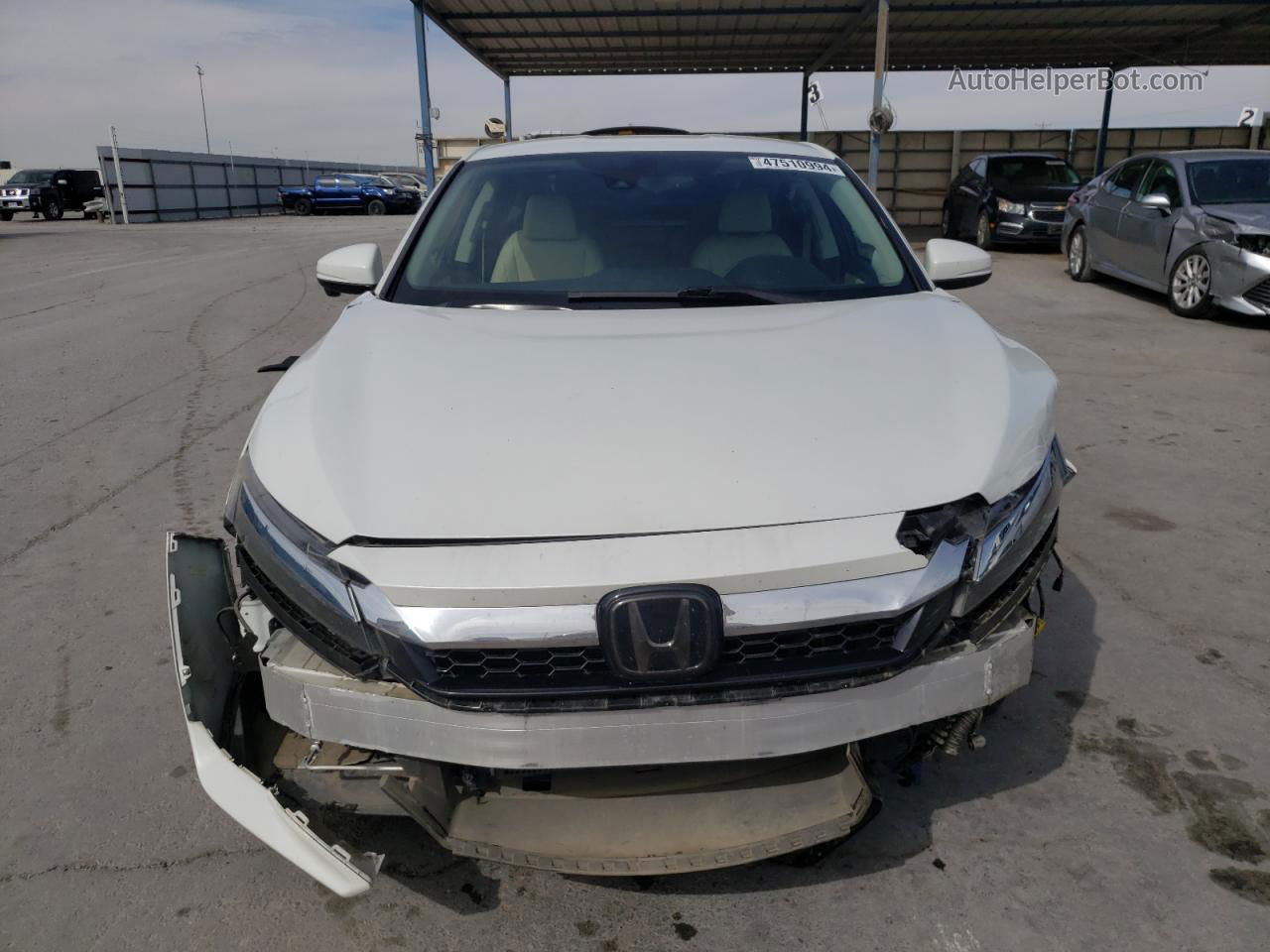 2018 Honda Clarity  White vin: JHMZC5F19JC011413