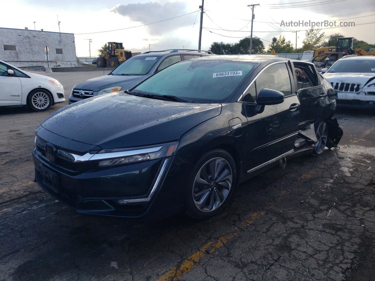 2018 Honda Clarity Touring Green vin: JHMZC5F30JC001242