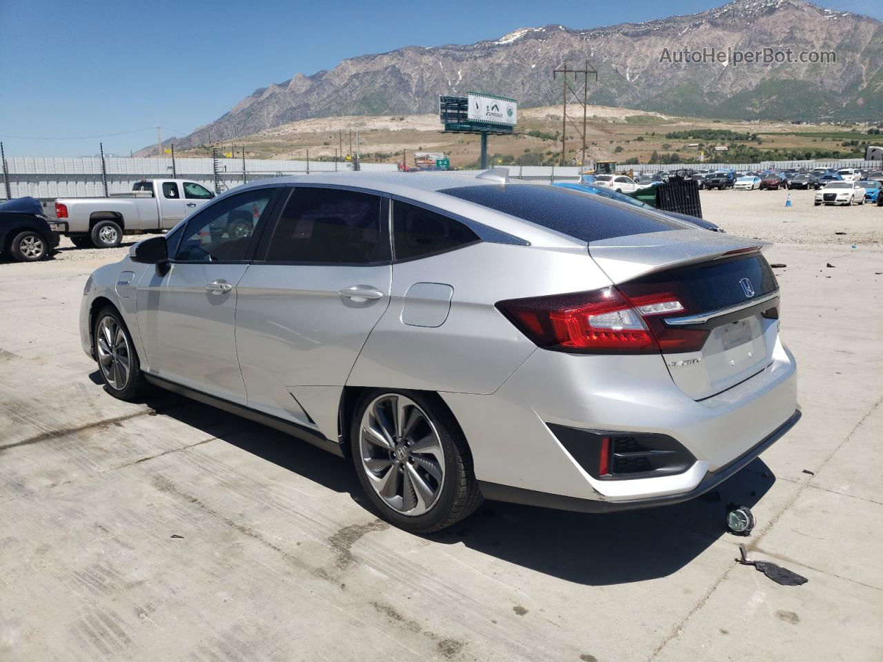 2018 Honda Clarity Touring Silver vin: JHMZC5F31JC012928