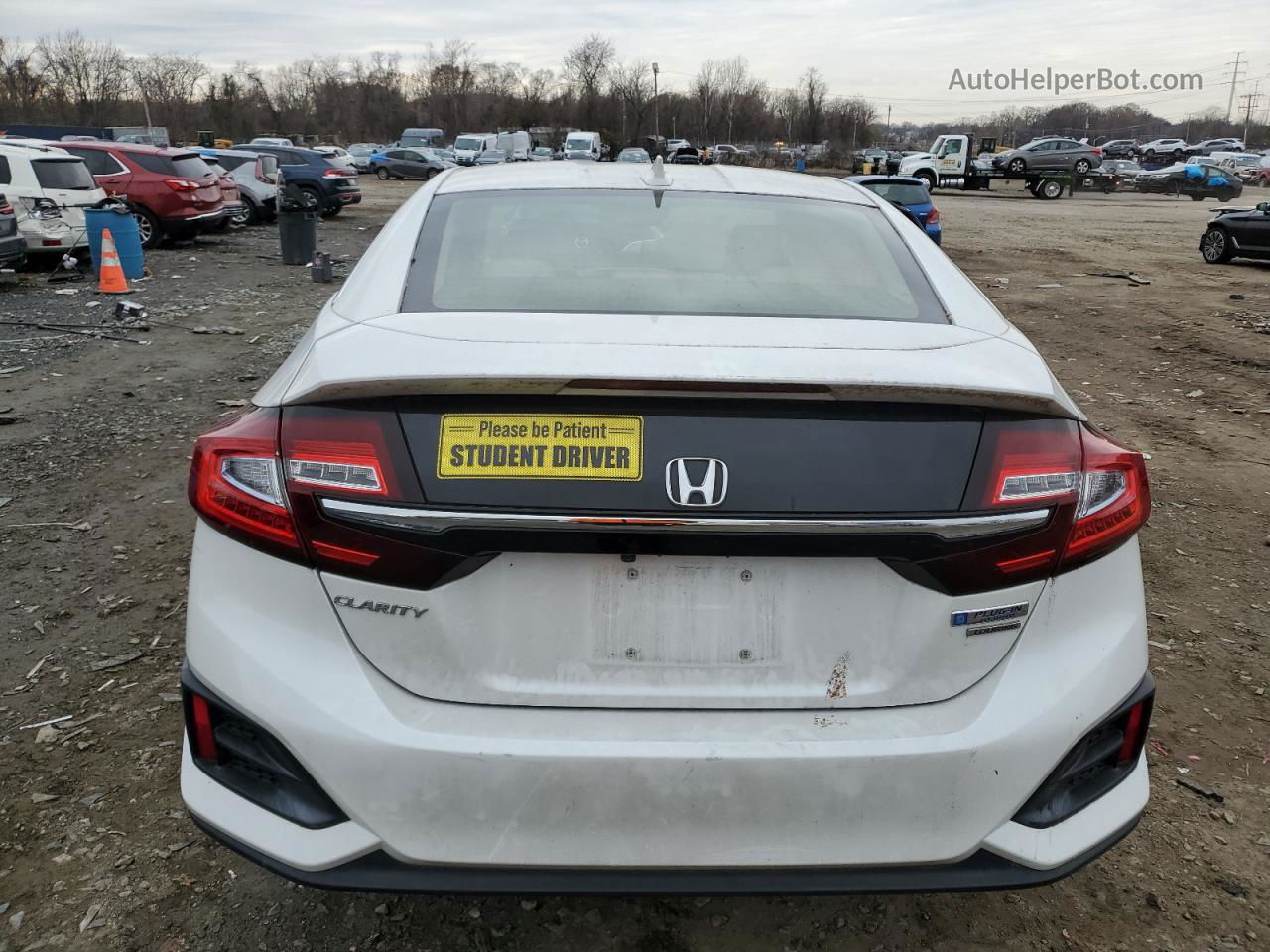 2018 Honda Clarity Touring White vin: JHMZC5F34JC004578