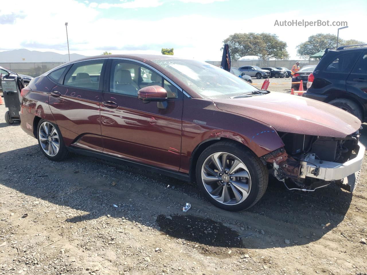 2018 Honda Clarity Touring Burgundy vin: JHMZC5F35JC002676