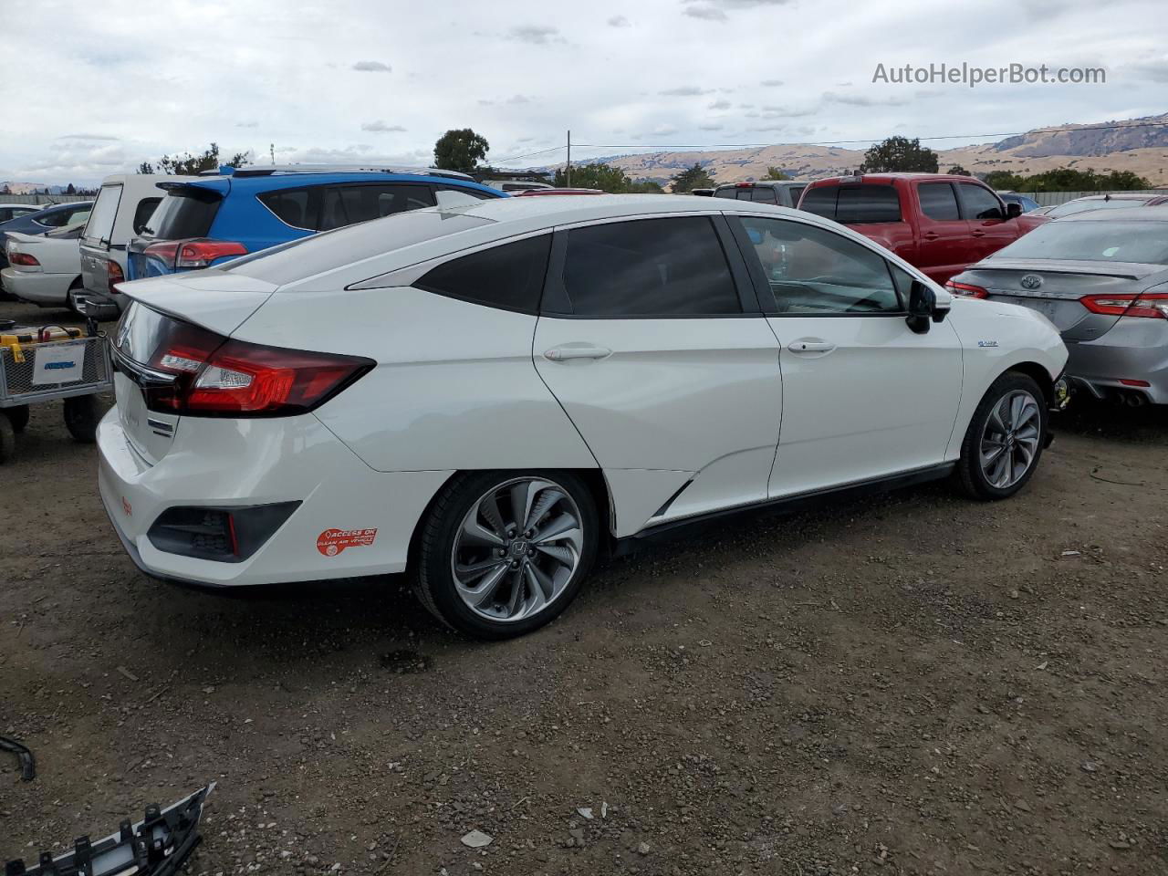 2018 Honda Clarity Touring White vin: JHMZC5F35JC005450