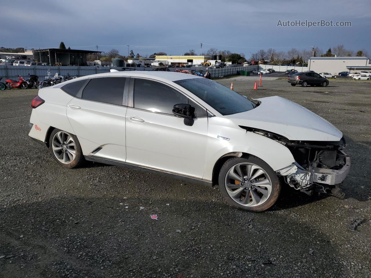 2018 Honda Clarity Touring White vin: JHMZC5F38JC003191