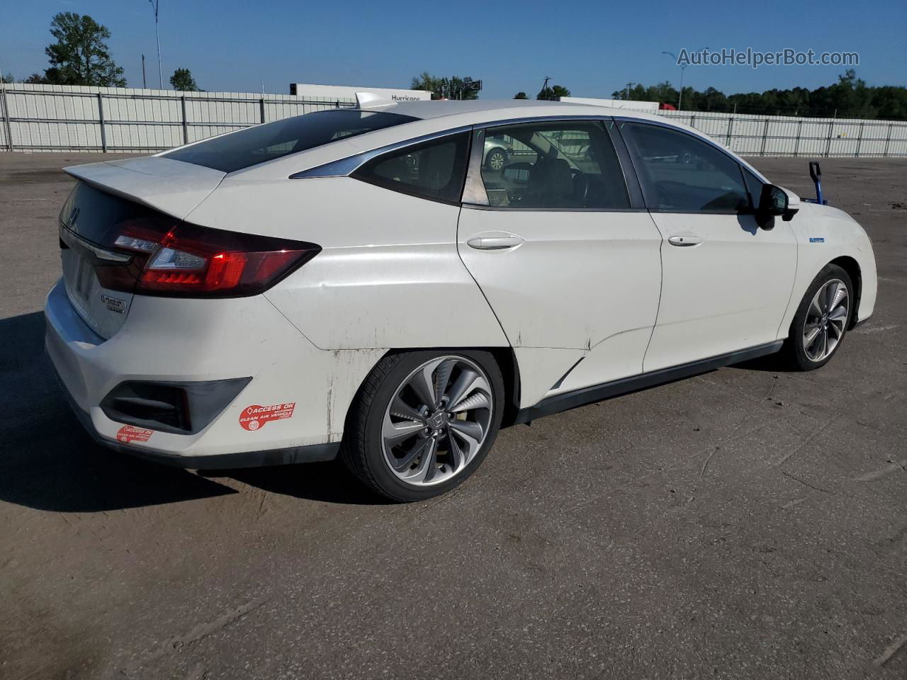 2018 Honda Clarity Touring White vin: JHMZC5F38JC008228