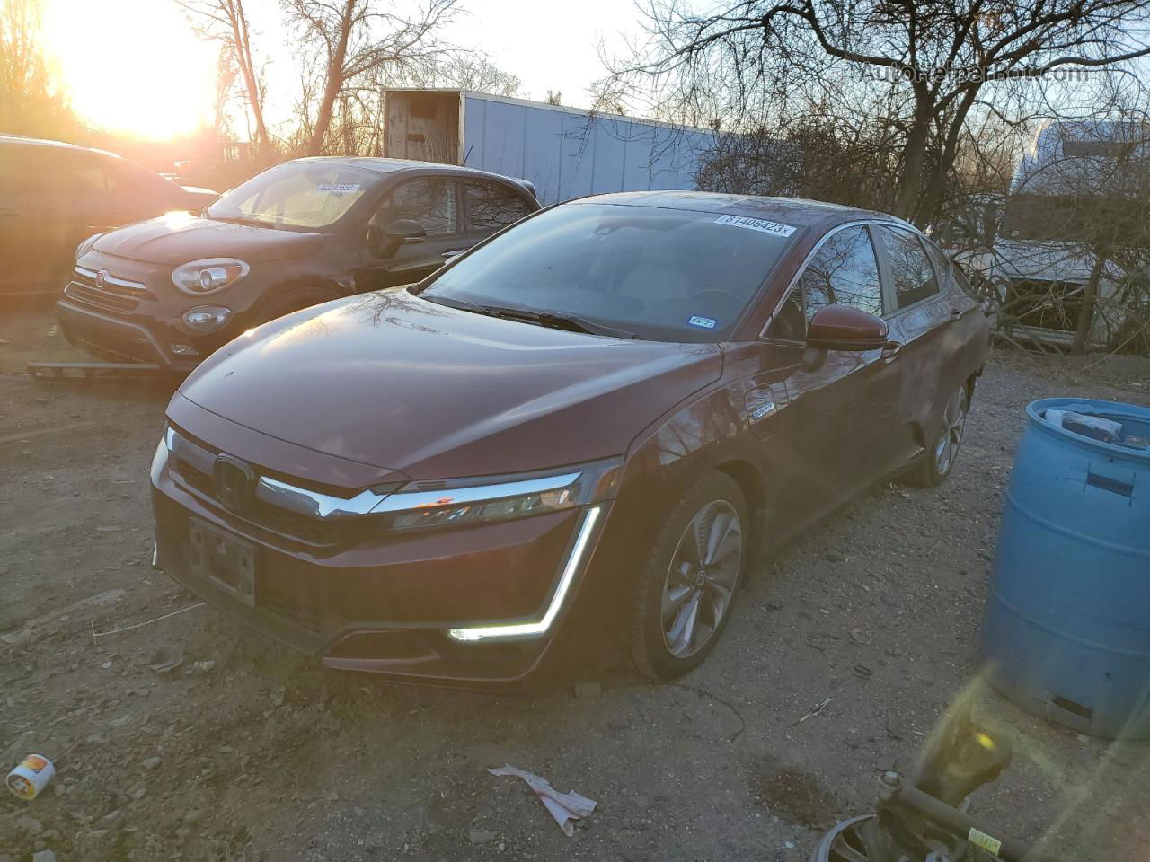 2018 Honda Clarity Touring Burgundy vin: JHMZC5F38JC009802