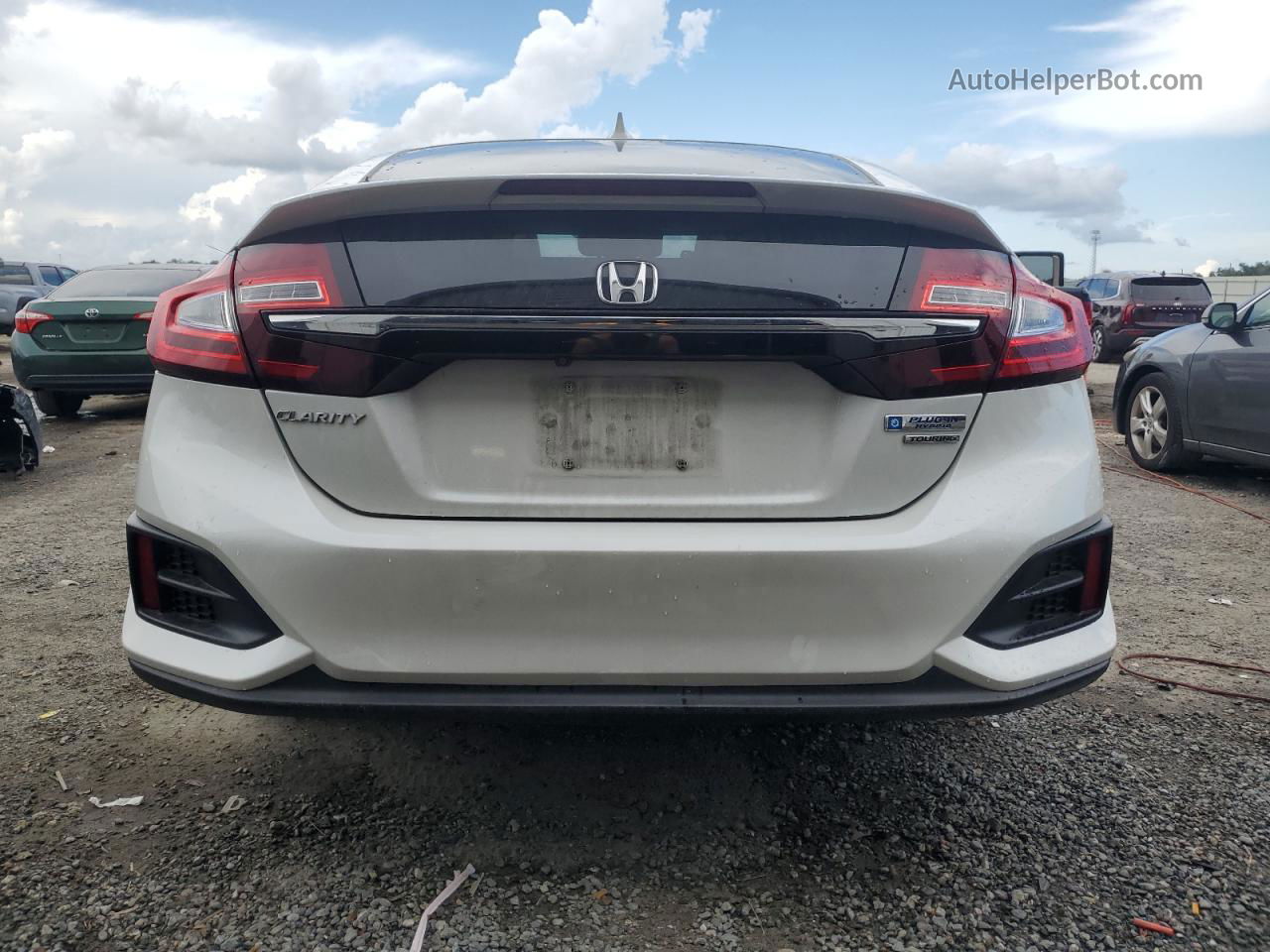 2018 Honda Clarity Touring White vin: JHMZC5F38JC019309