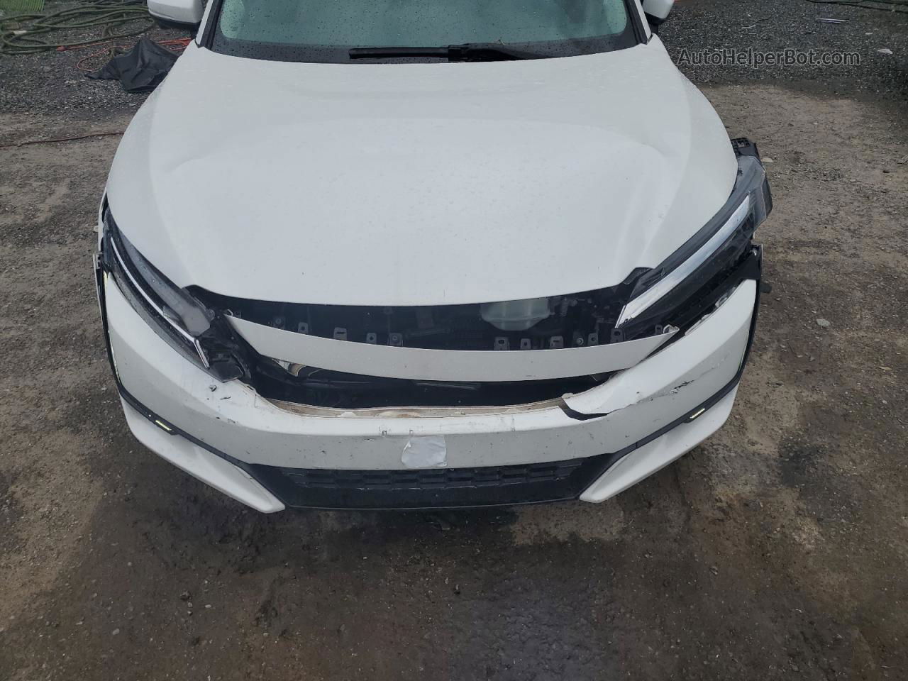 2018 Honda Clarity Touring White vin: JHMZC5F38JC019309