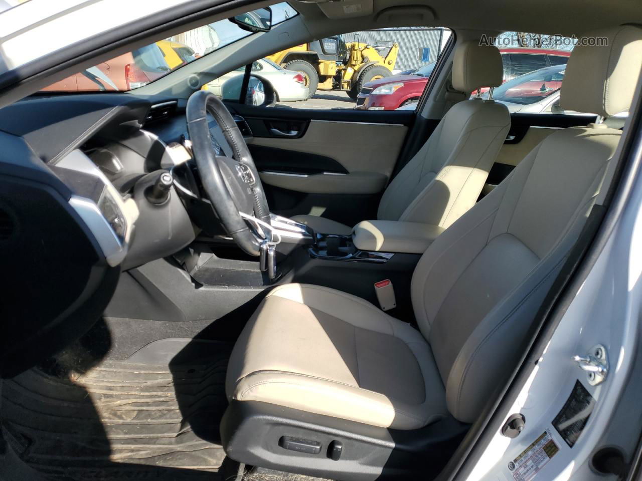 2018 Honda Clarity Touring White vin: JHMZC5F39JC001661