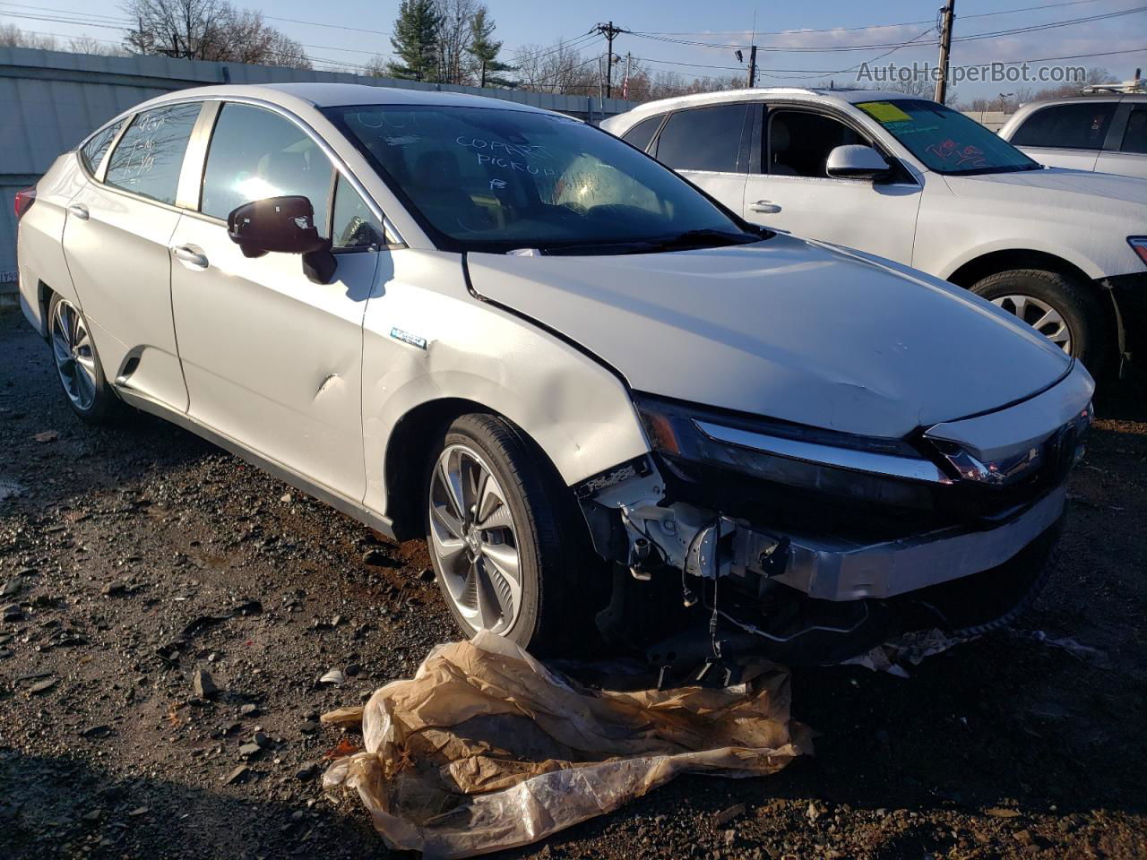 2018 Honda Clarity Touring White vin: JHMZC5F39JC001949