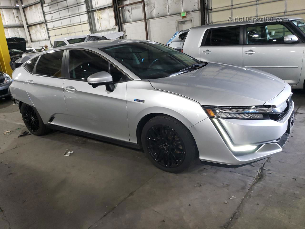 2018 Honda Clarity Touring Silver vin: JHMZC5F39JC016032