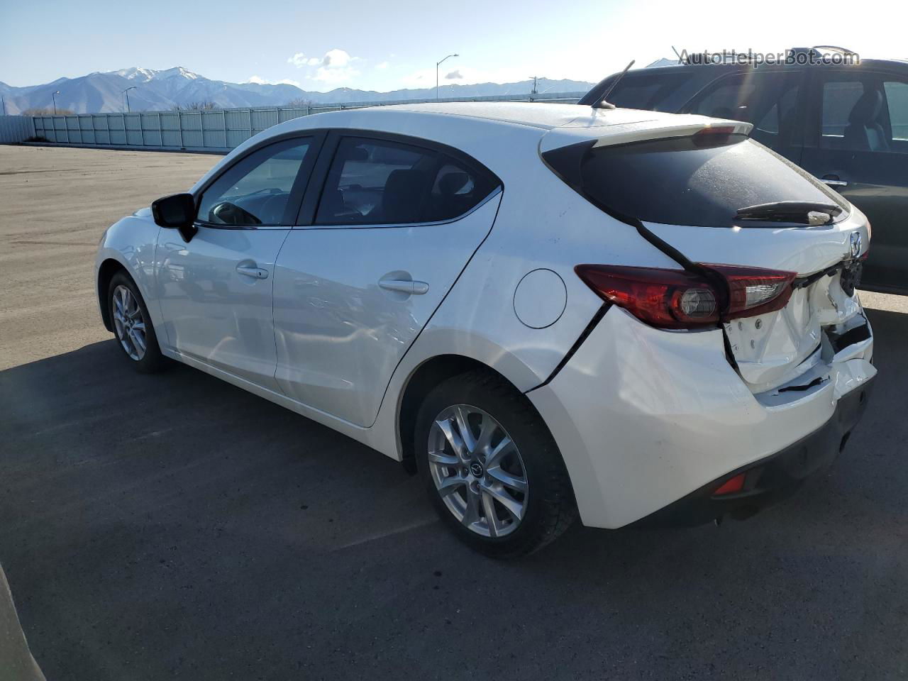 2016 Mazda 3 Sport White vin: JM1BM1K76G1319968