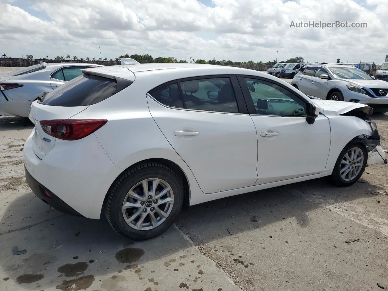 2015 Mazda 3 Touring Белый vin: JM1BM1L70F1260008