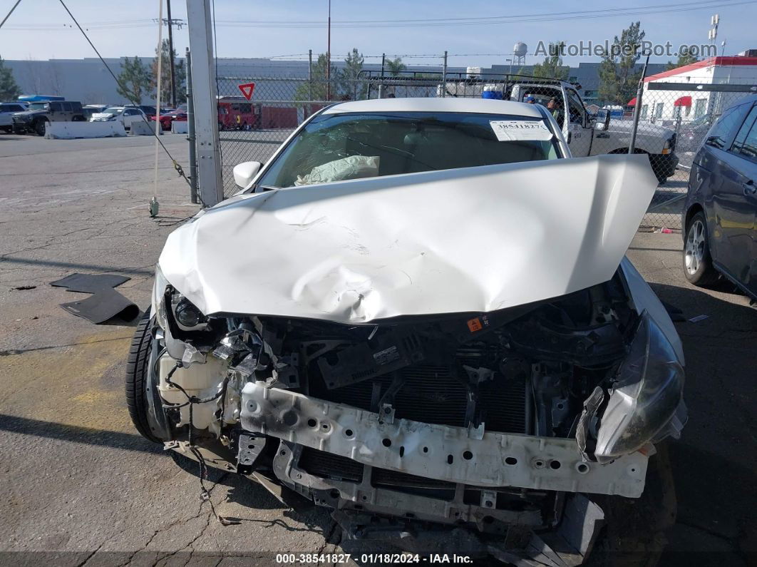 2014 Mazda Mazda3 I Touring White vin: JM1BM1L75E1207089