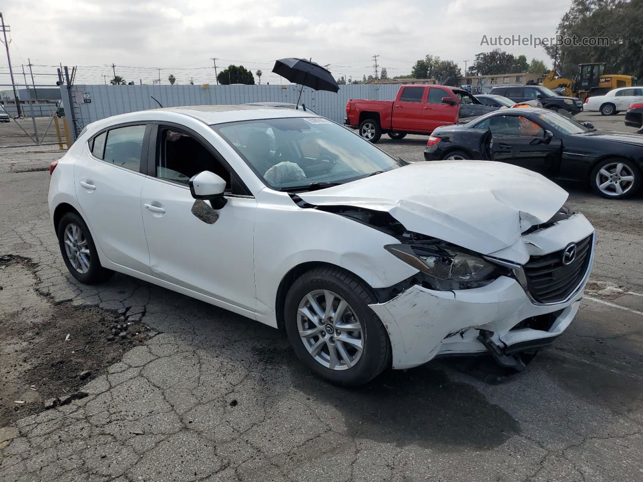 2016 Mazda 3 Touring Белый vin: JM1BM1L76G1327499