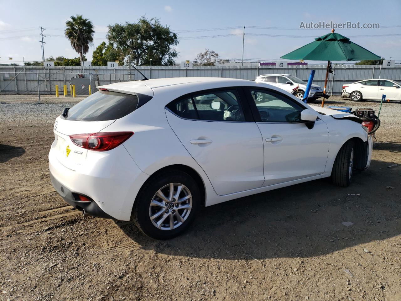 2014 Mazda 3 Touring White vin: JM1BM1L7XE1117937