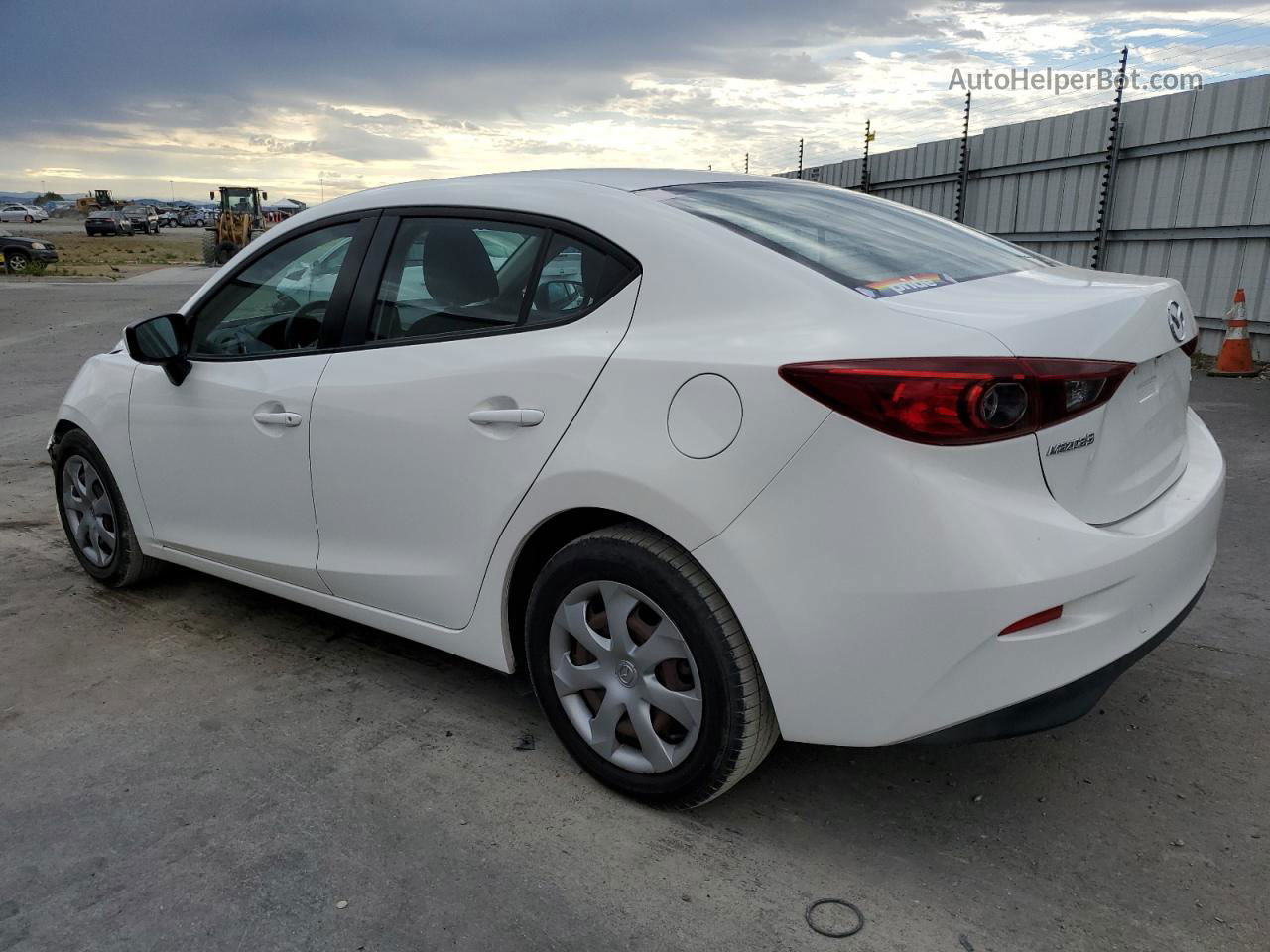 2016 Mazda 3 Sport White vin: JM1BM1T72G1310165