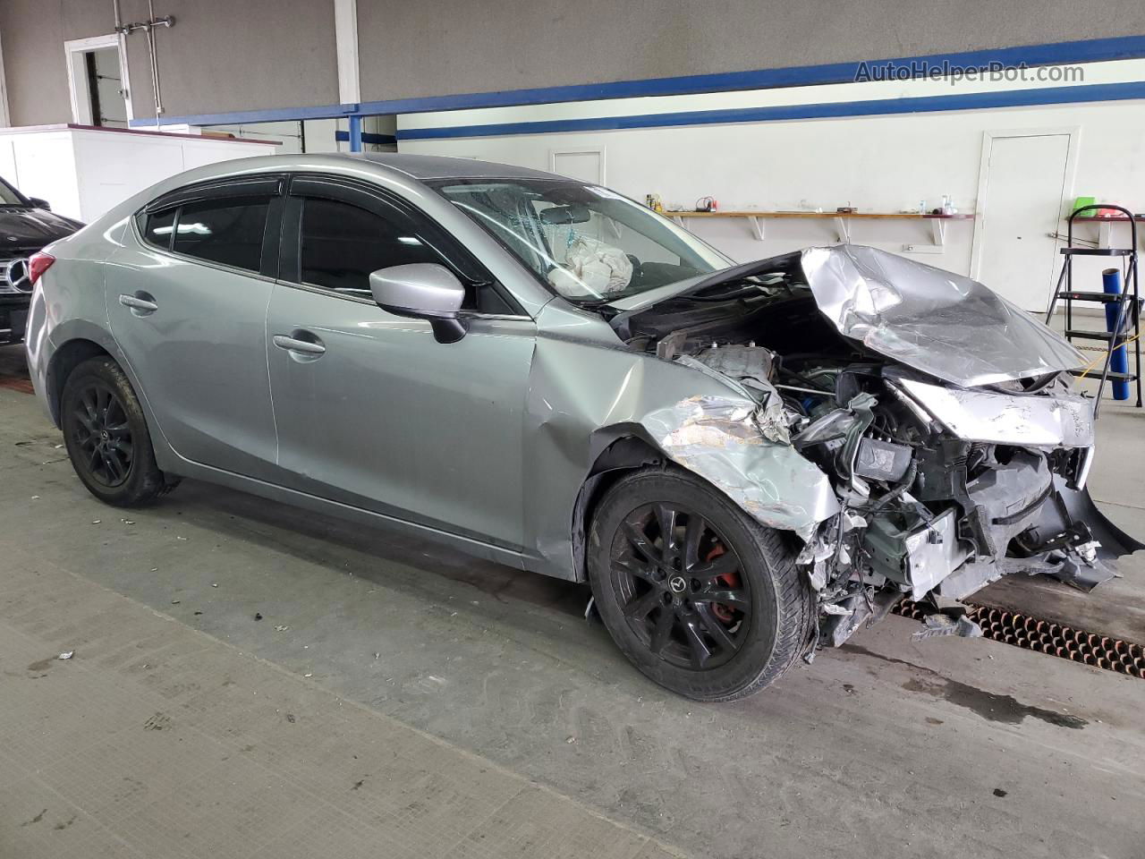 2016 Mazda 3 Sport Серый vin: JM1BM1U74G1335079