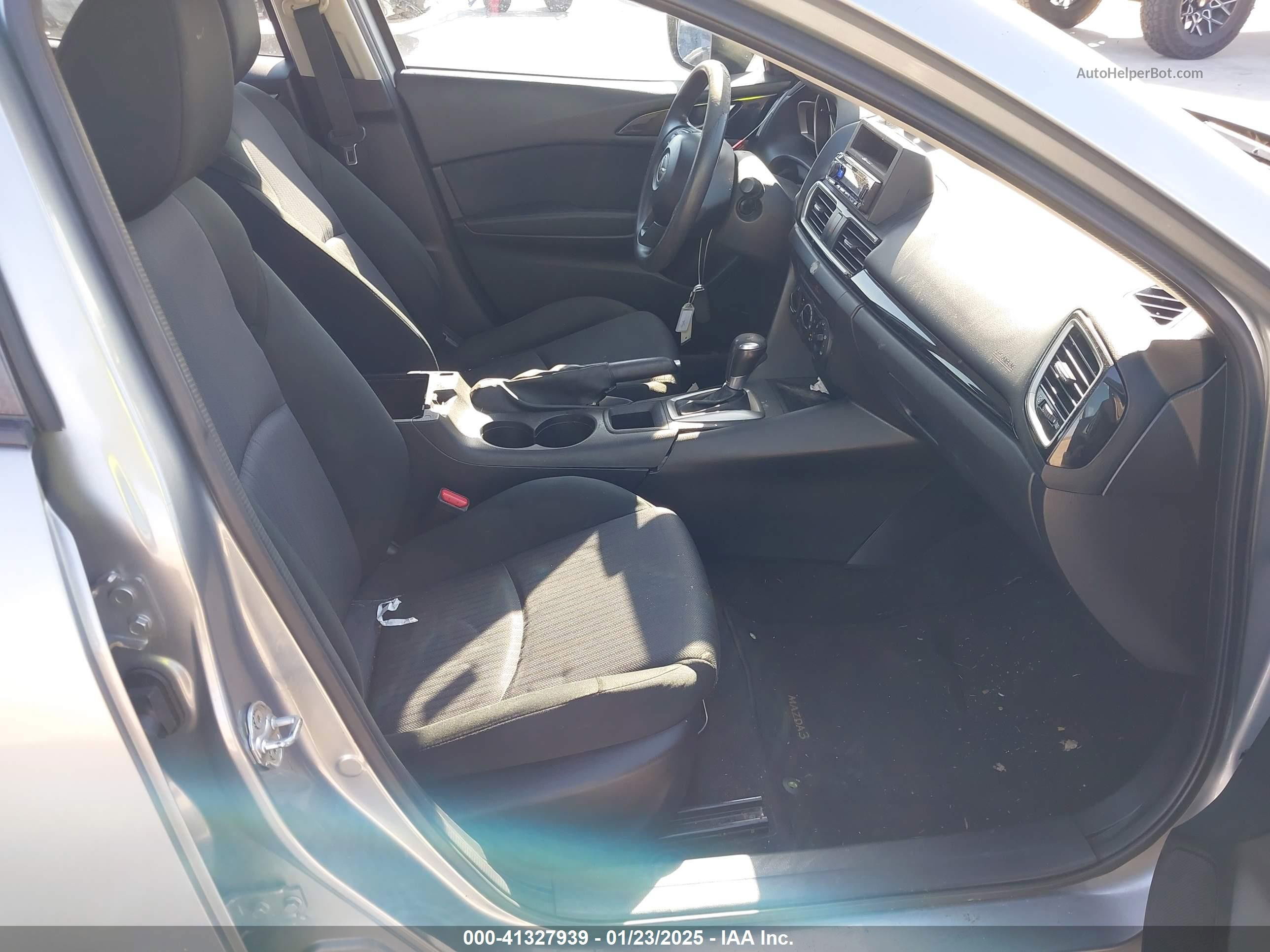 2014 Mazda Mazda3 I Sport Silver vin: JM1BM1U79E1141385