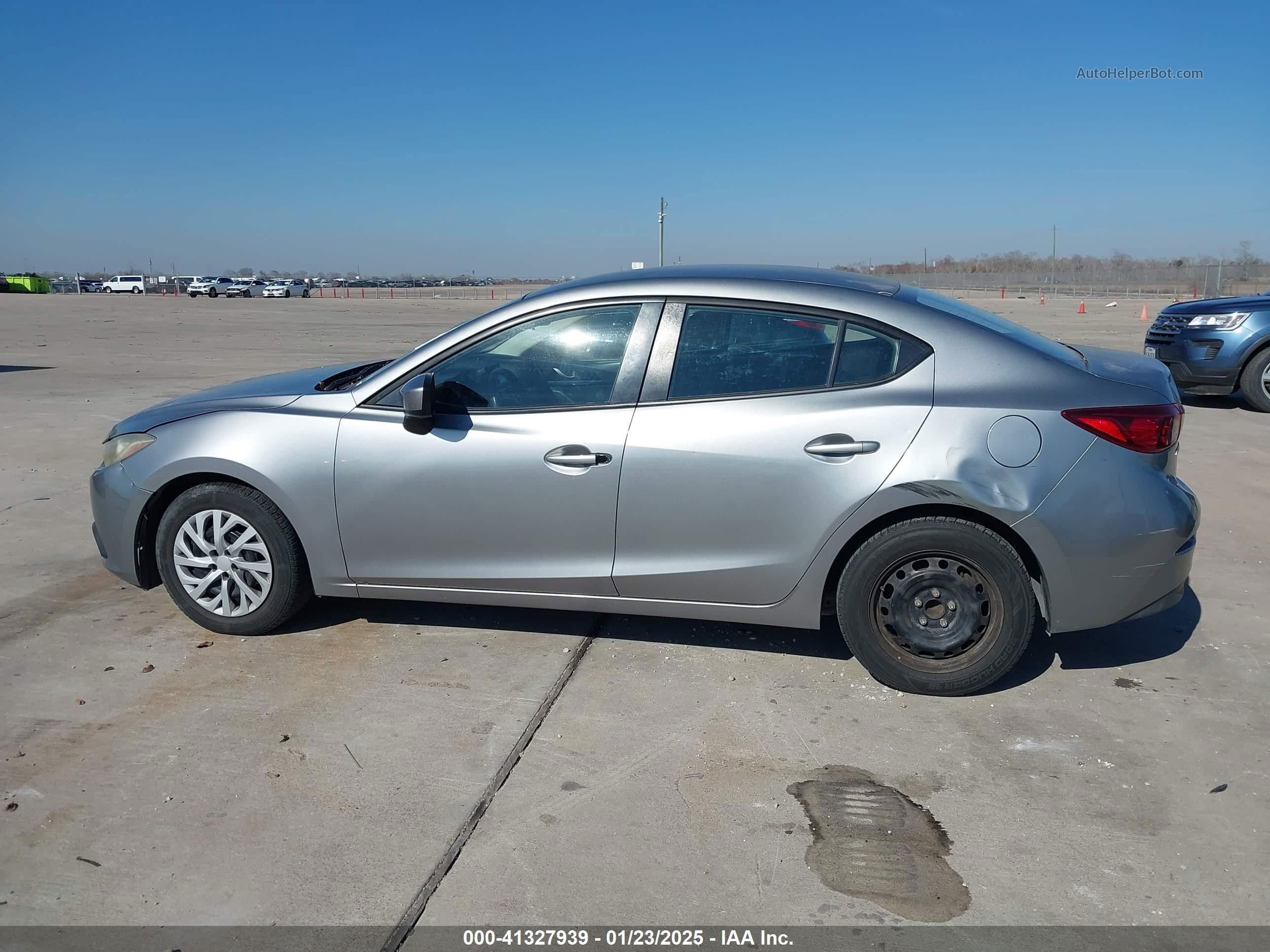 2014 Mazda Mazda3 I Sport Silver vin: JM1BM1U79E1141385