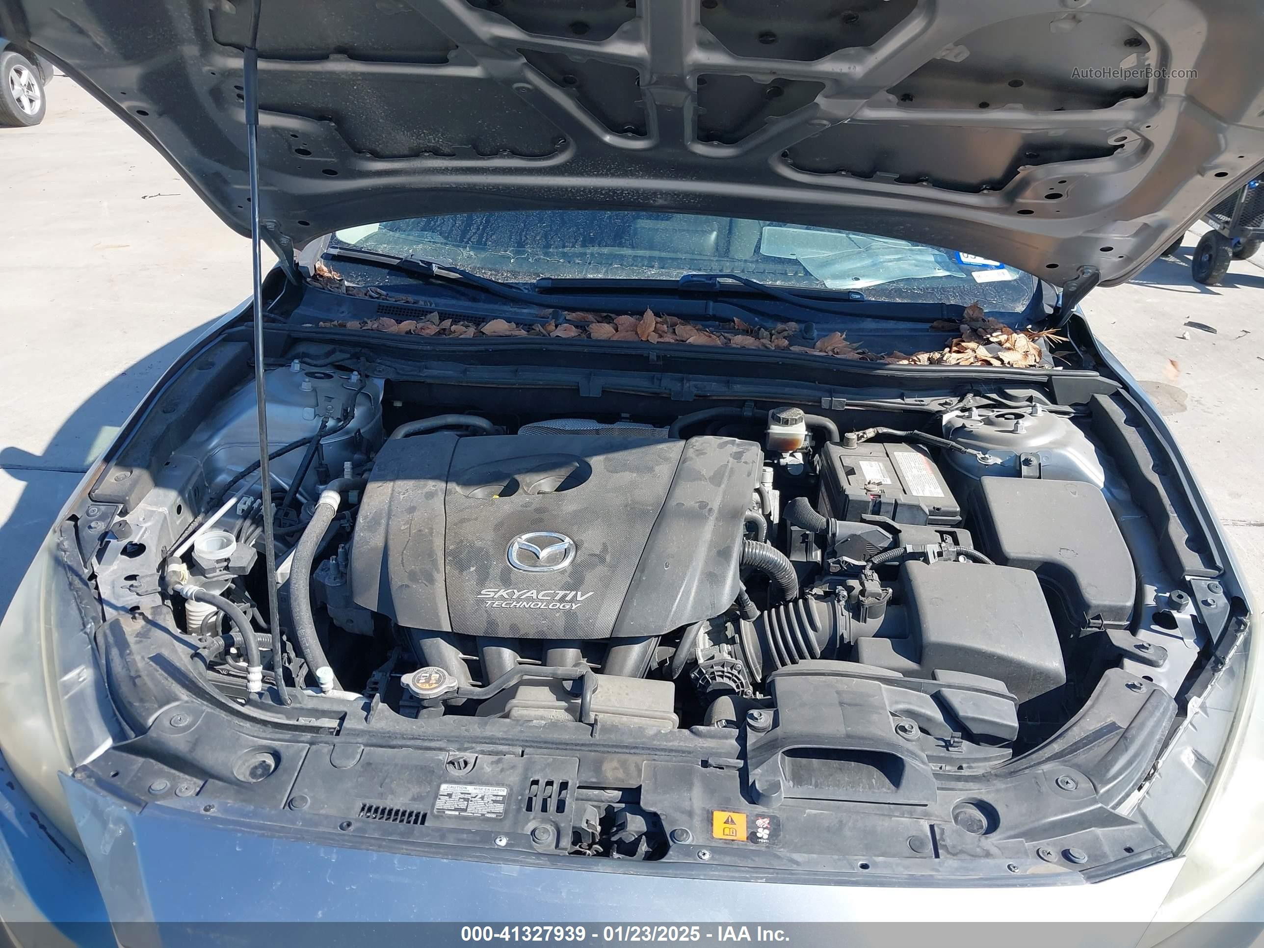2014 Mazda Mazda3 I Sport Silver vin: JM1BM1U79E1141385