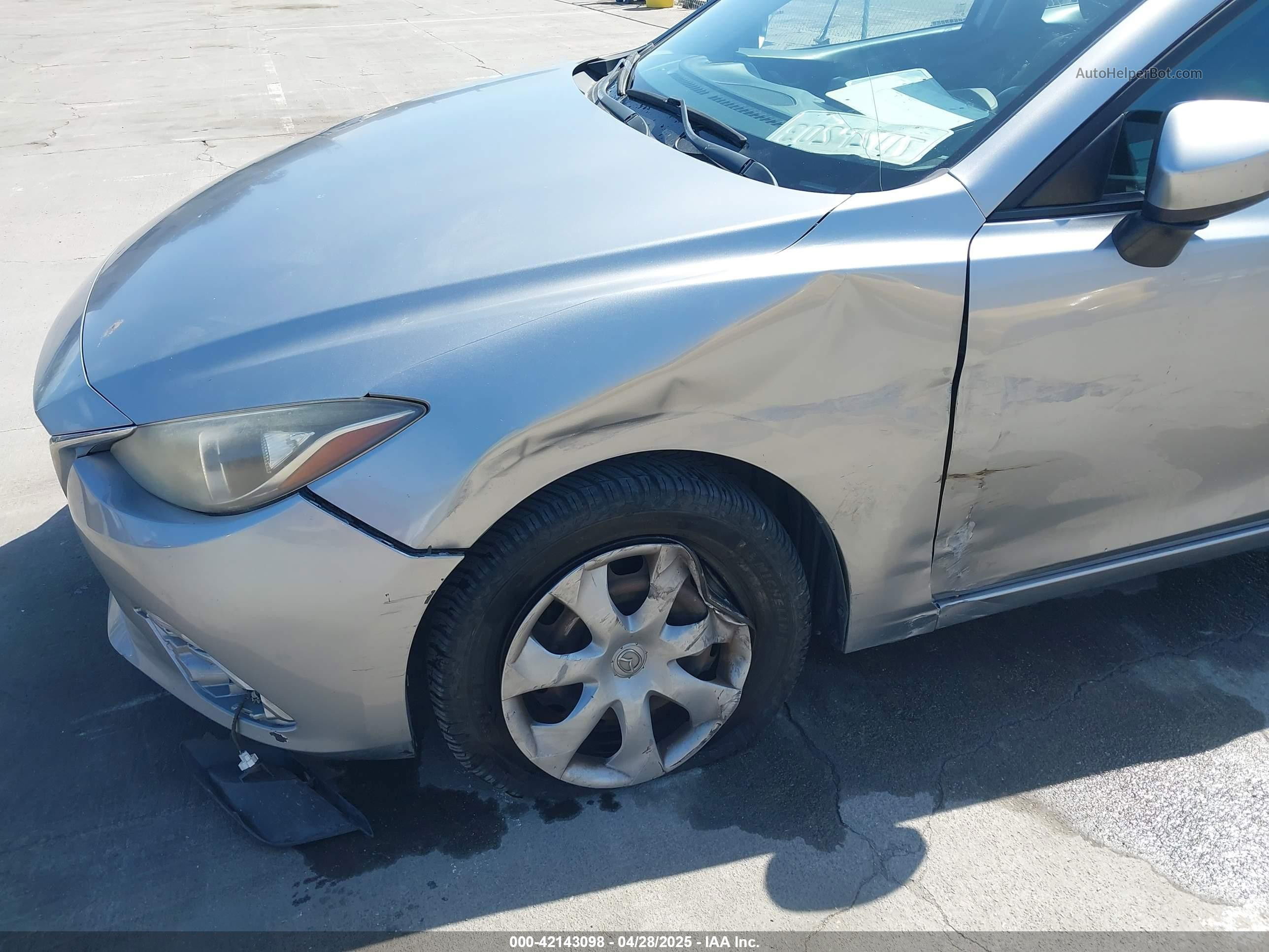 2014 Mazda Mazda3 I Sport Silver vin: JM1BM1U79E1176265