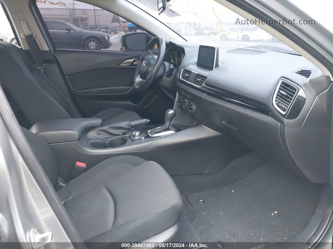 2016 Mazda Mazda3   Серебряный vin: JM1BM1U79G1311022