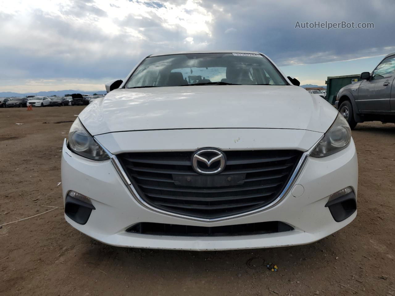 2016 Mazda 3 Sport Белый vin: JM1BM1U79G1331979