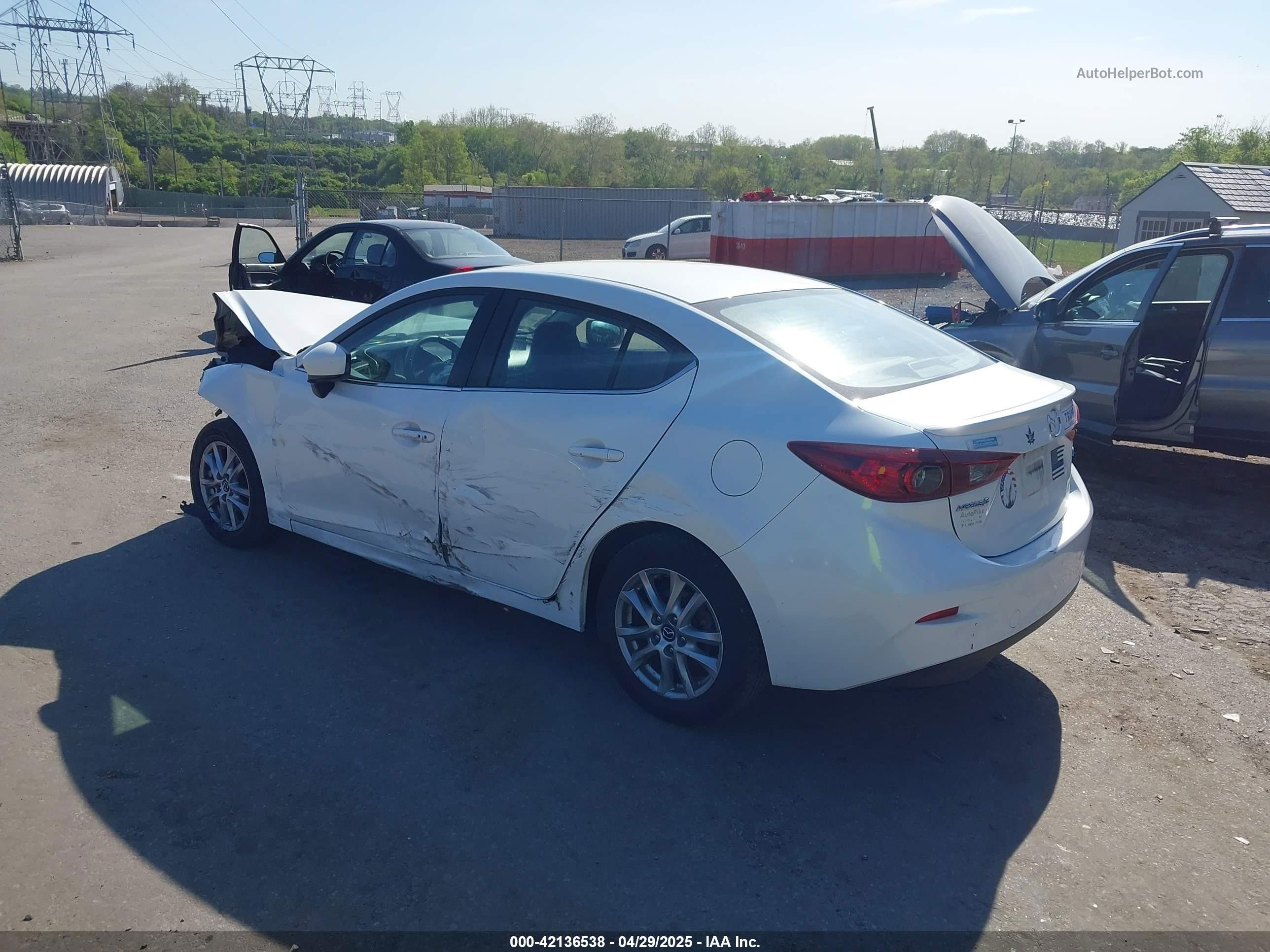 2014 Mazda Mazda3 I Touring White vin: JM1BM1V71E1106791