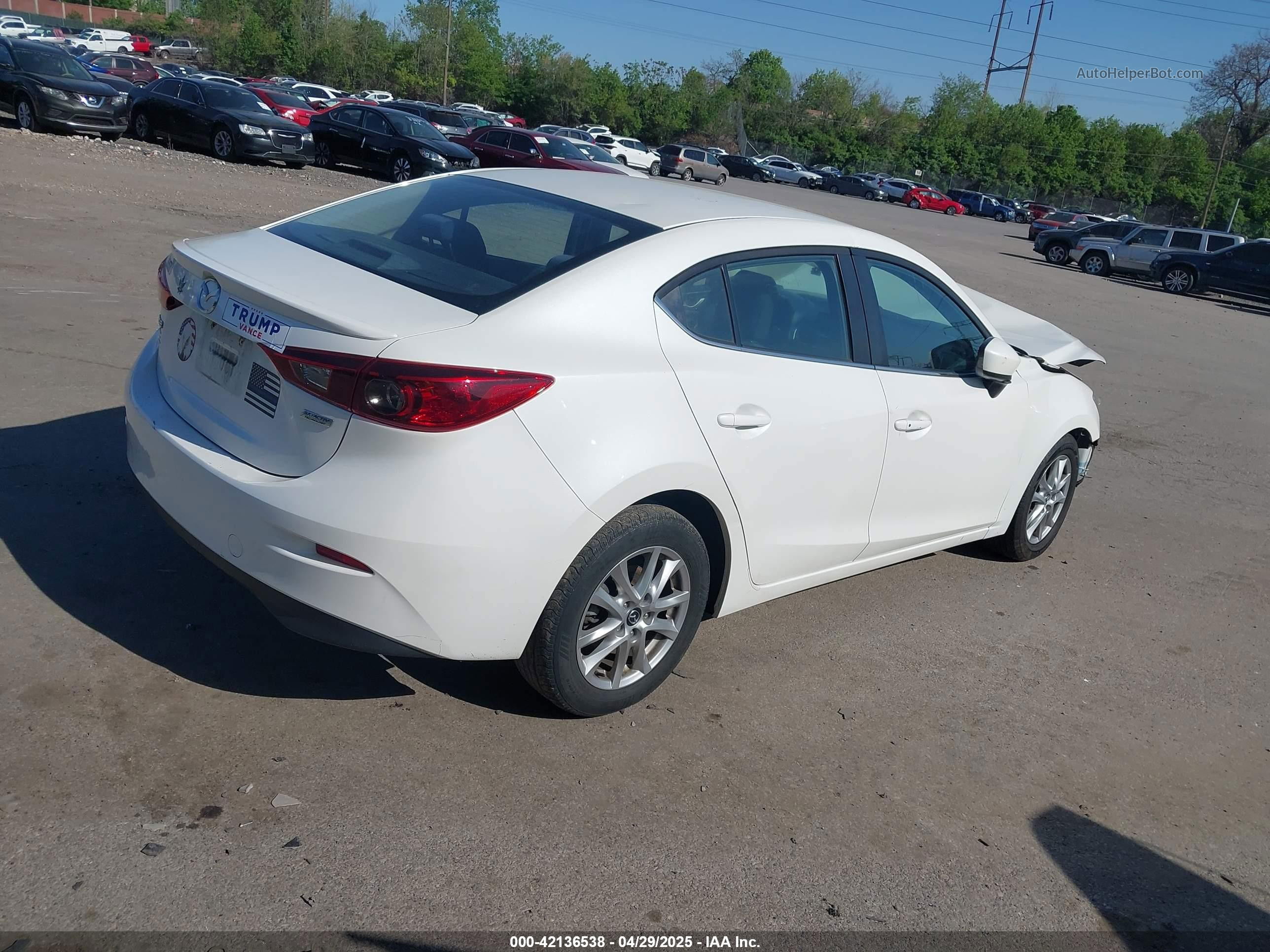 2014 Mazda Mazda3 I Touring White vin: JM1BM1V71E1106791