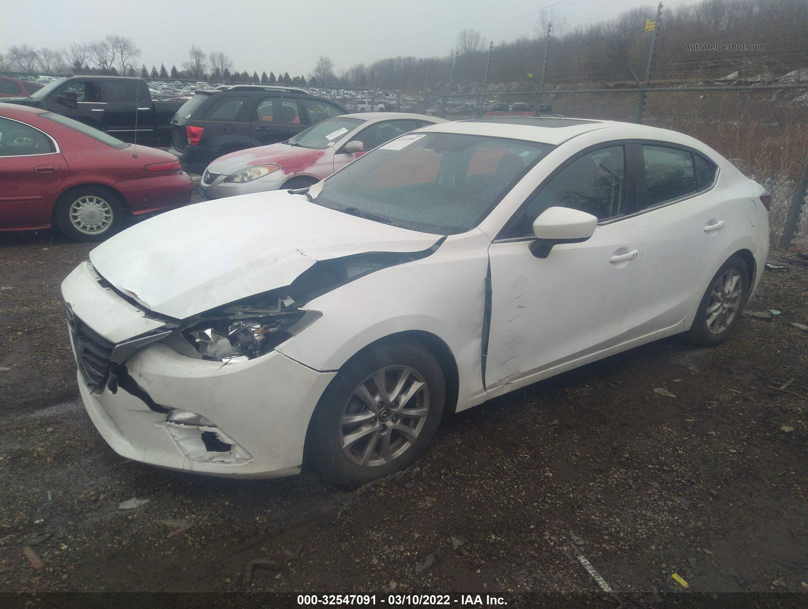 2014 Mazda Mazda3 I Grand Touring White vin: JM1BM1W77E1186757