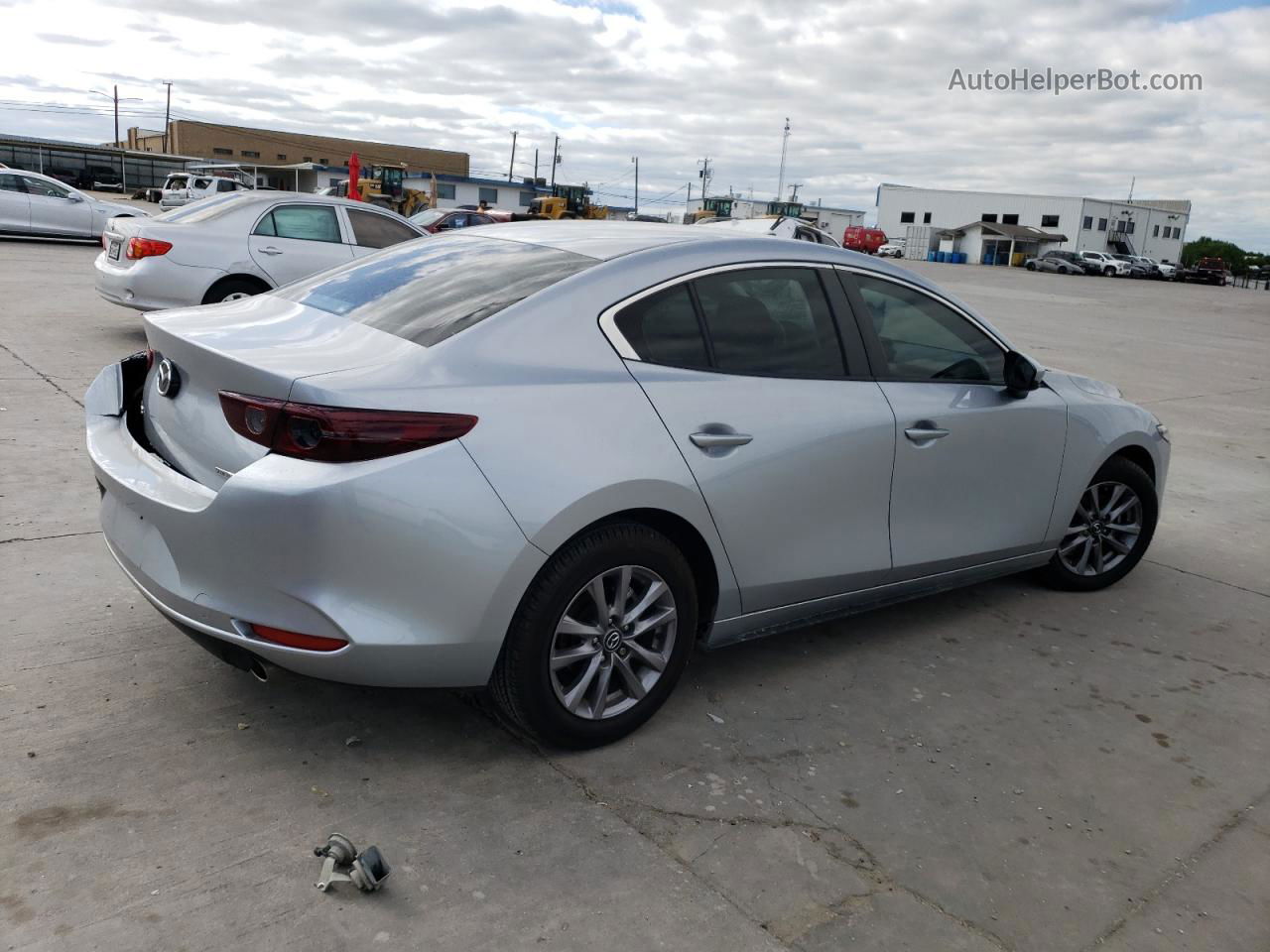 2021 Mazda 3  Серебряный vin: JM1BPAA72M1332897