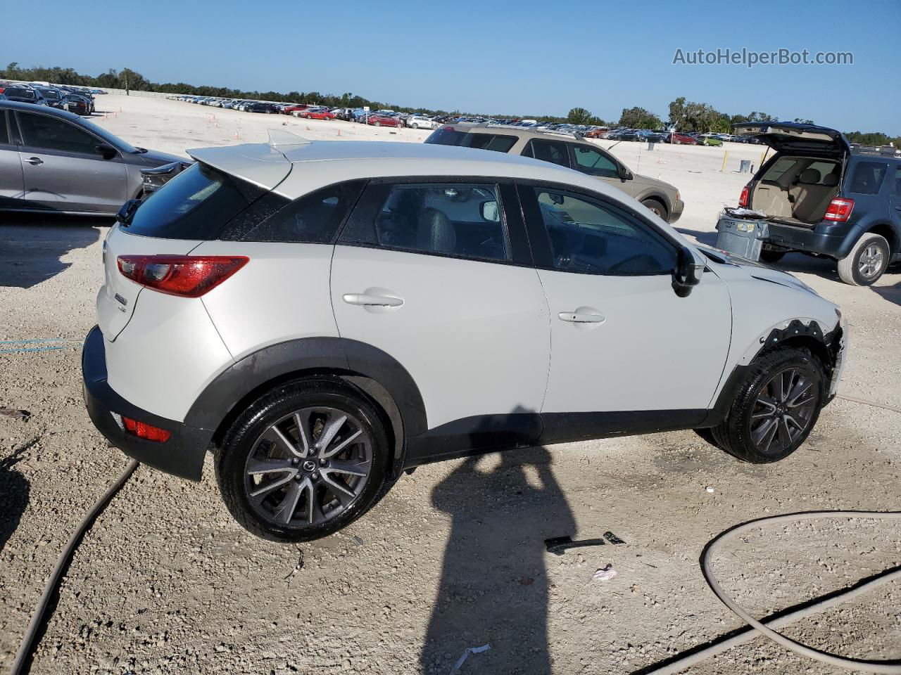 2018 Mazda Cx-3 Touring White vin: JM1DKFC7XJ0321455