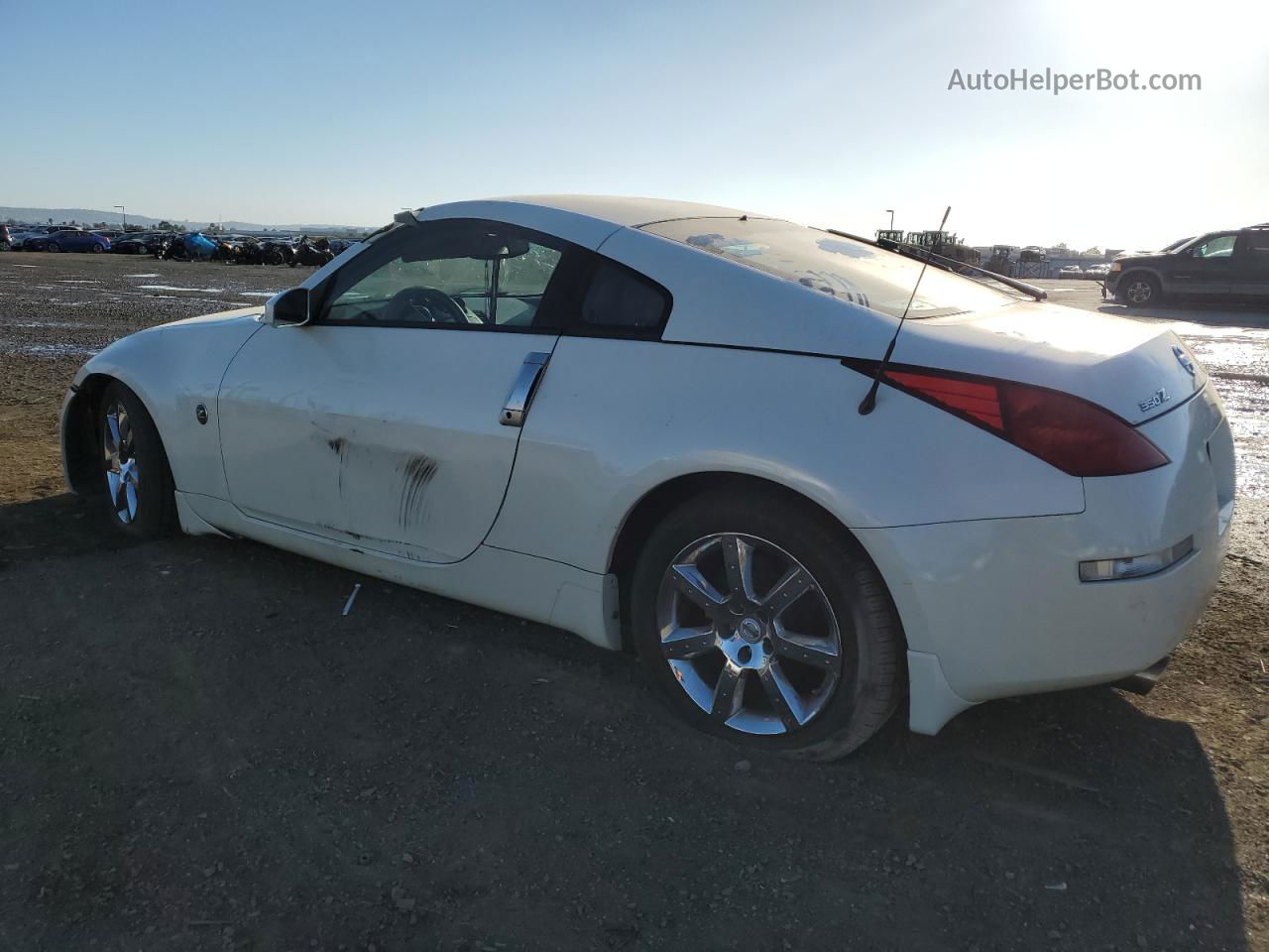 2005 Nissan 350z Coupe White vin: JN1AZ34E25M651361