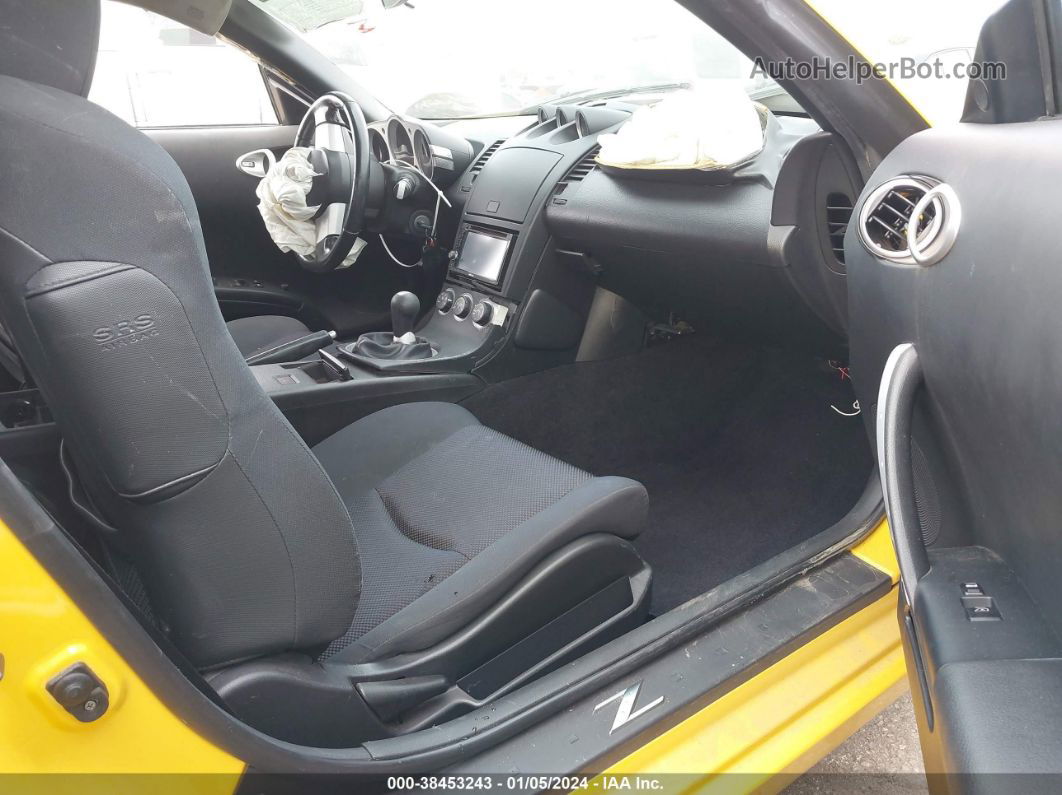 2005 Nissan 350z   Yellow vin: JN1AZ34E85M652482