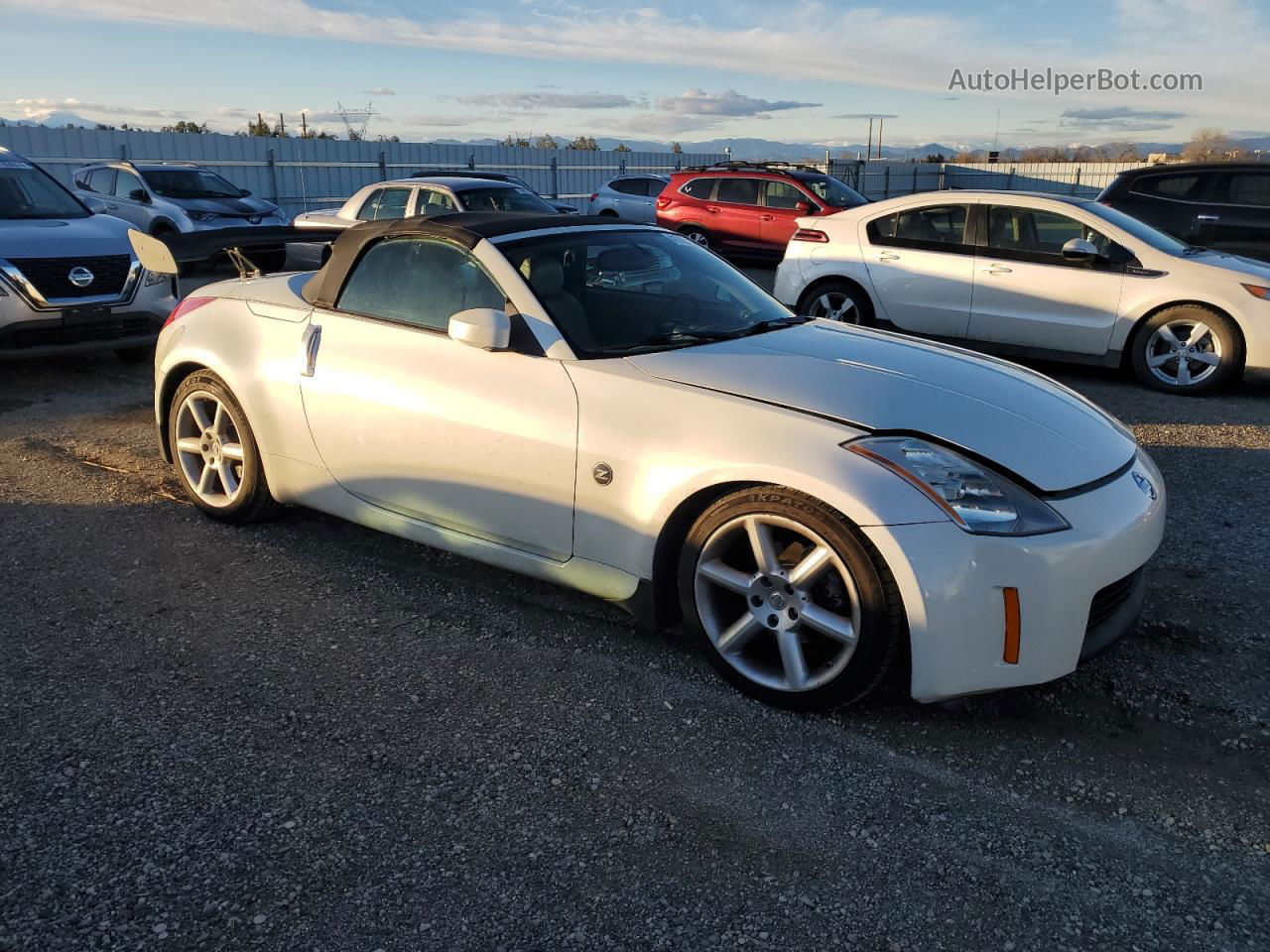 2005 Nissan 350z Roadster White vin: JN1AZ36AX5M754019